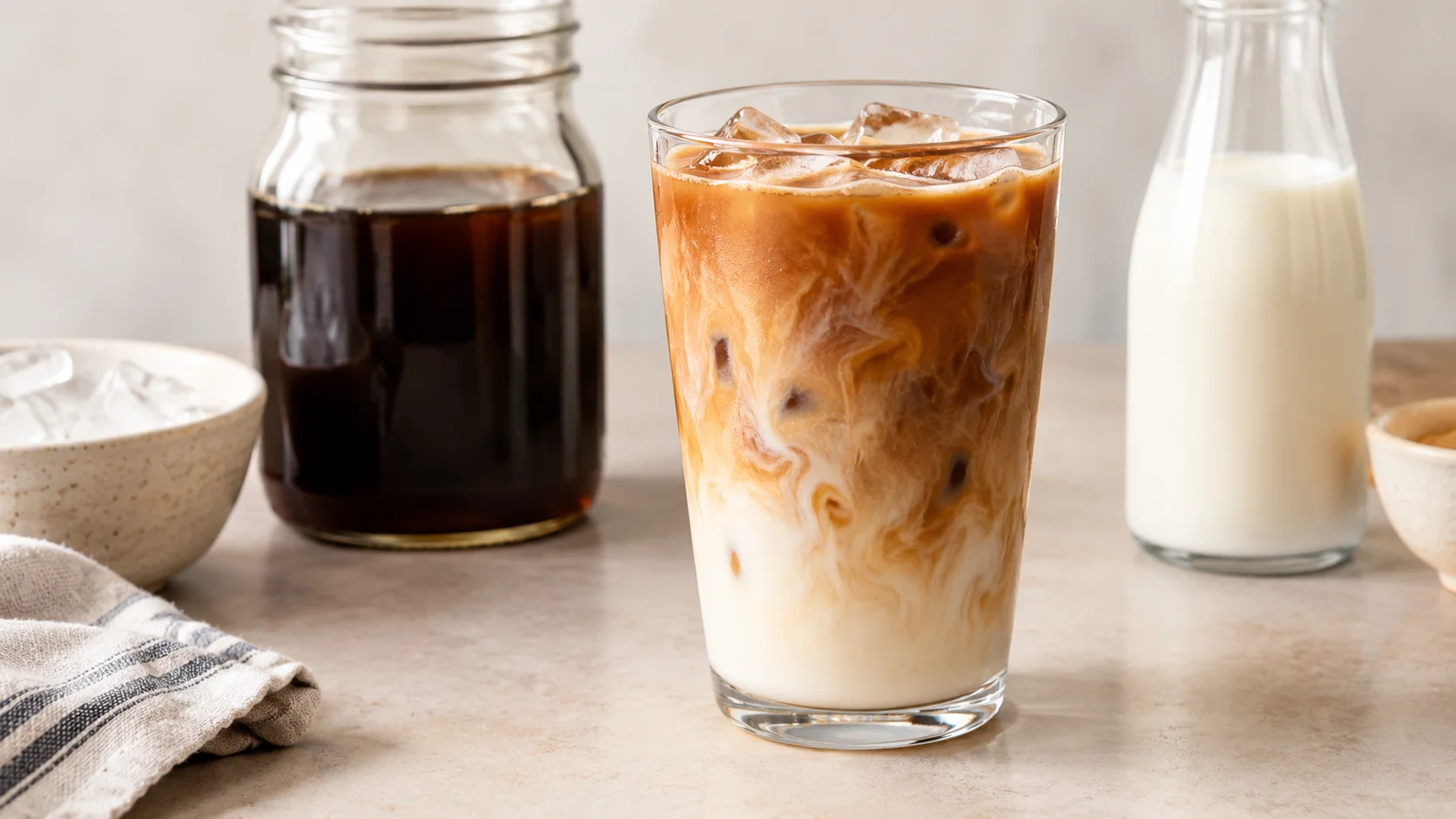 Cold Brew Latte: Easy Recipe, Calories and How It Compares